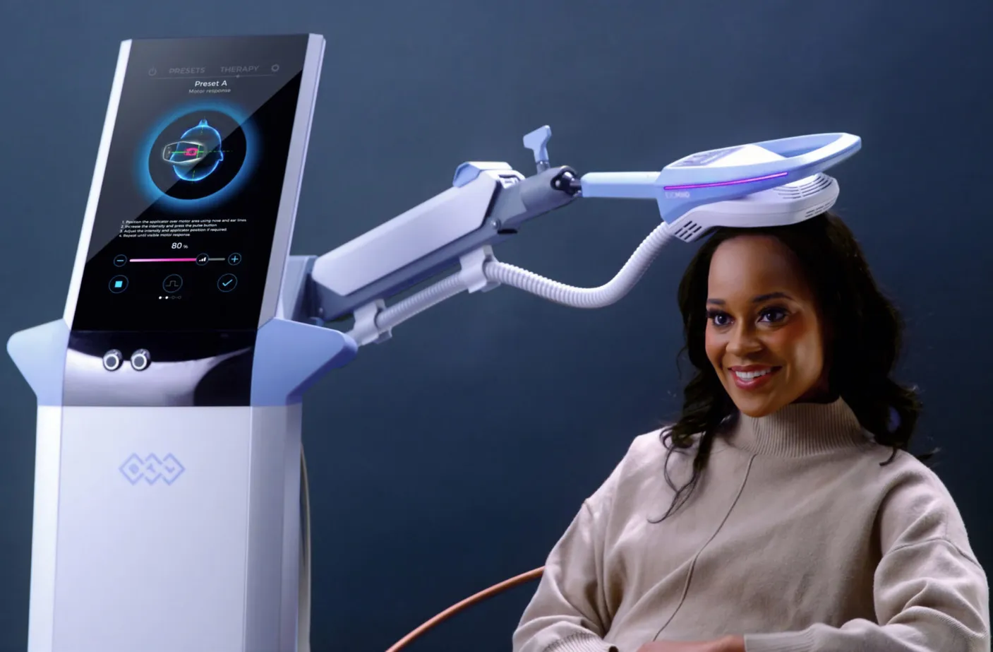 woman using exomind